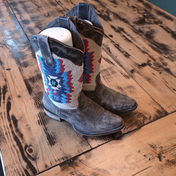 Roper Shoes - Distressed brown Roper cowboy boots with red, white, and blue beaded upper.